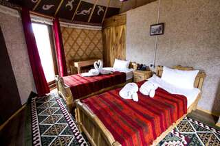 Отель Supara Chunkurchak Alamedin Двухместный номер с 1 кроватью или 2 отдельными кроватями и балконом-8